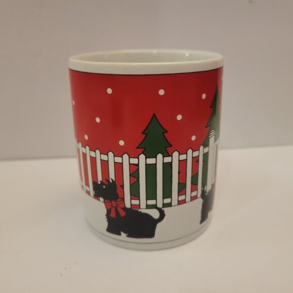Scottie Dog Christmas Mug With Festive Wreath & Trees Design - Picture 3 of 7